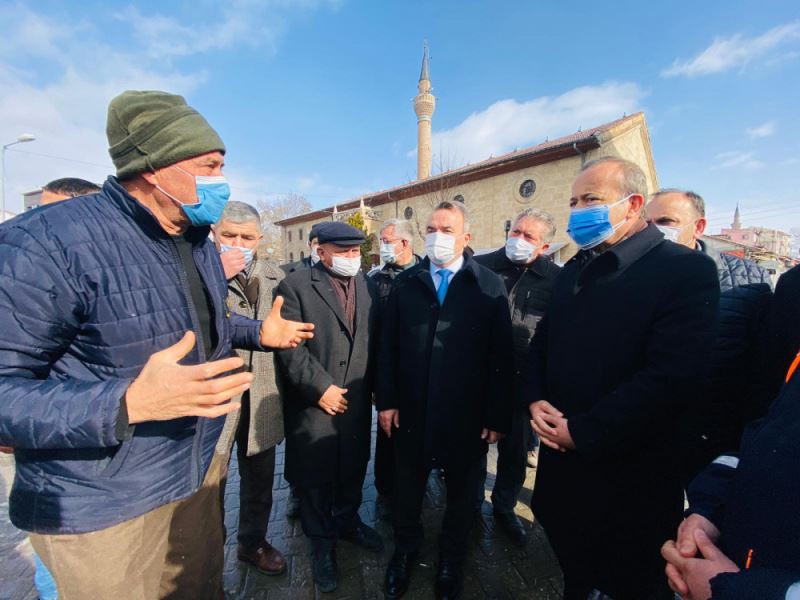 Milletvekili Taytak, Bolvadin’de çikan yangini yerinde inceledi