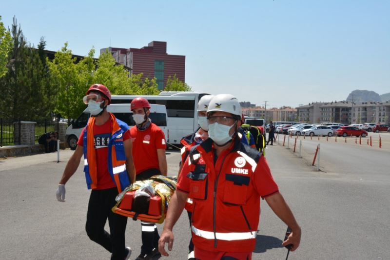 UMKE VE AFADDAN GERCEKLERI ARATMAYAN TAKBIKAT