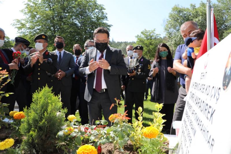 15 Temmuz Demokrasi ve Milli Birlik Günü’nde Aziz Sehitlerimiz Rahmetle Yad Edildi