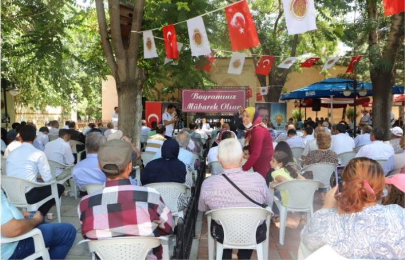 AKP DE BAYRAMLASMA TASMEDRESEDE YAPILDI