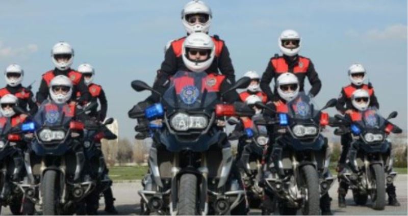 Afyonkarahisar'da Motosikletli Polis Timleri Göz Açtirmiyor!