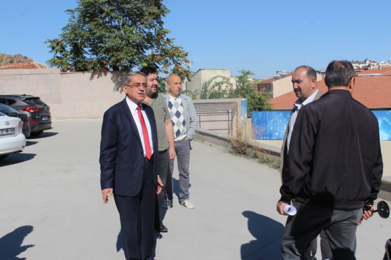 YARIM ELMA YENI YERINE TASINACAK
