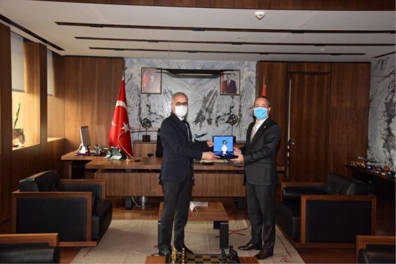 Milletvekili Mehmet Taytak, Karayollari Genel Müdürü Abdulkadir Uraloglu’nu ziyaret  etti.