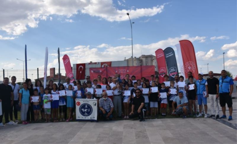 Afyonkarahisar’da ilk kez düzenlenen Akuatlon müsabakalari tamamladi