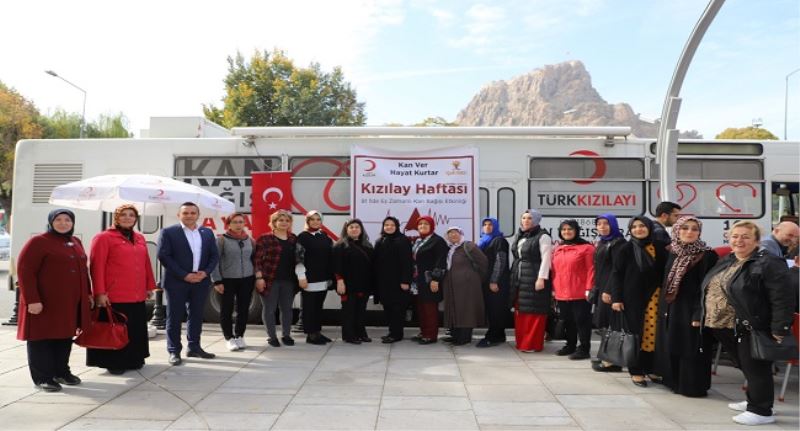 Afyonkarahisarda Kan Bagisina Yogun Ilgi