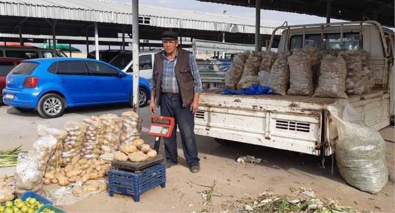 Afyonkarahisarda Kislik Agire Cinsi Patatesler Görenleri Sasirtiyor