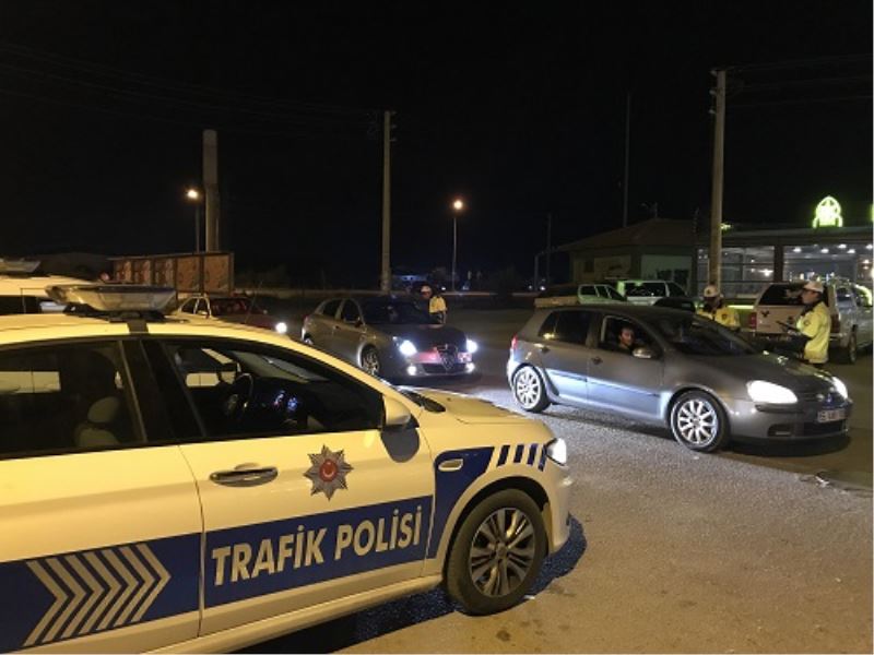 Afyonkarahisarda Trafik Ekiplerinden Kural Ihlali Yapan Sürücülere Ceza
