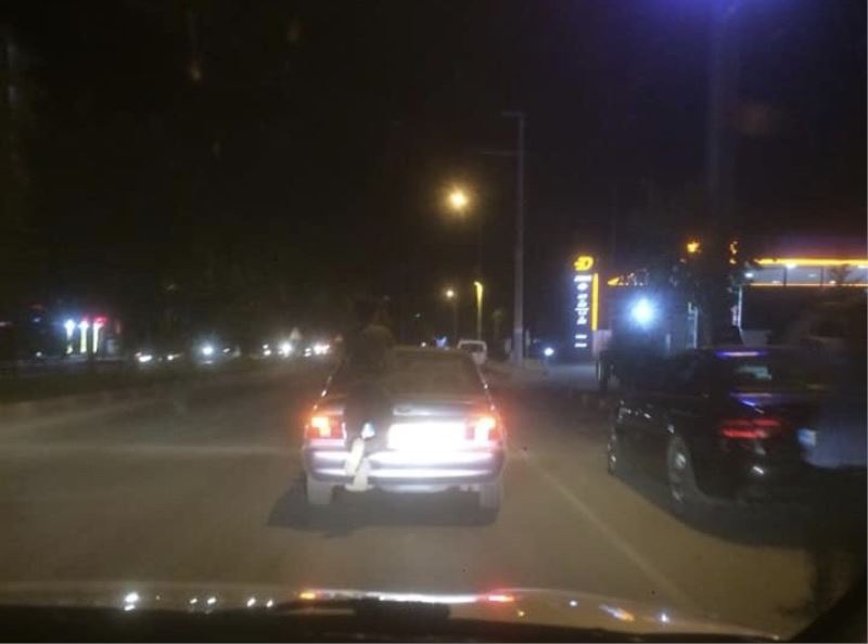Afyonkarahisarda Trafikte Çekilen Bir Görüntü Izleyenleri Adeta Sok Etti.
