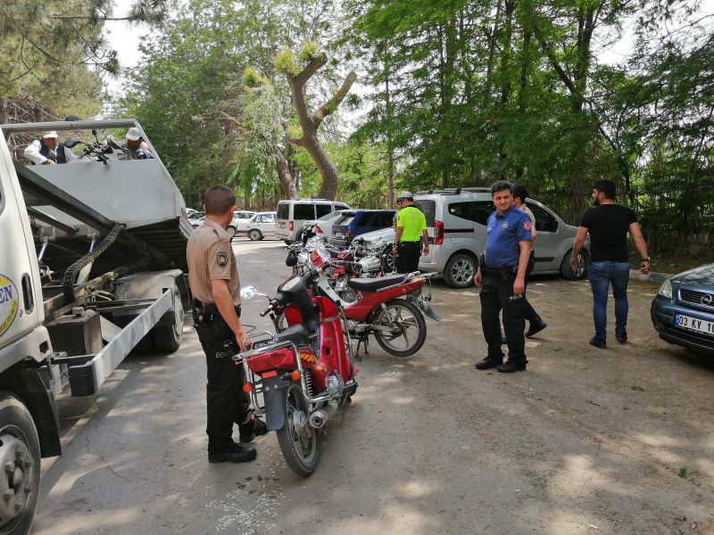 Afyonkarahisarin Bolvadin Ilçesinde Motosiklet Ile Huzur Operasyonu Yapildi.