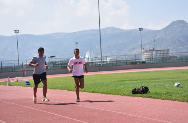 Afyonkarahisarli genç atletler Türkiye Sampiyonasi’na hazirlaniyor