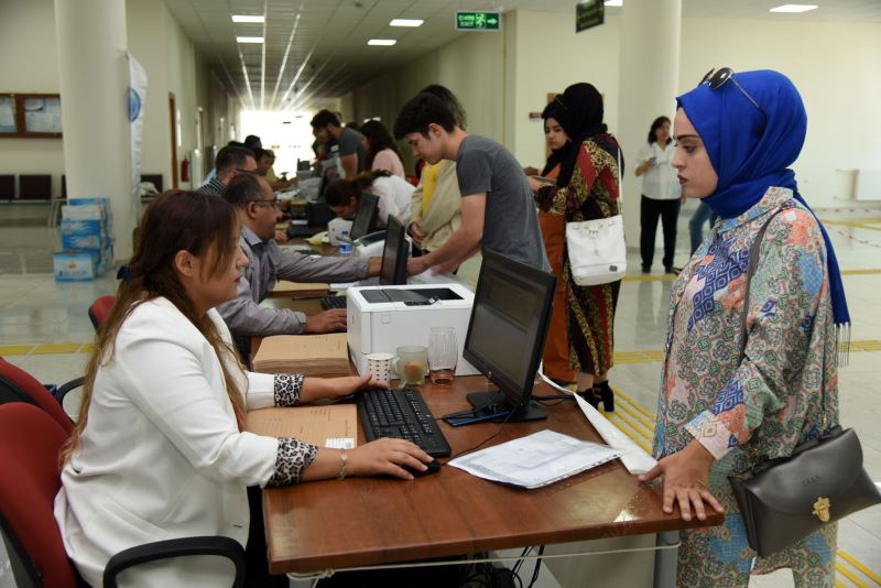 (Akü) De 2019-2020 Akademik Yili Ögrenci Kayitlari Basladi.