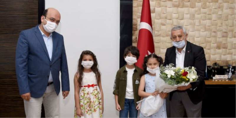 Çevreci Okullar Ve Ögrenciler Ödüllendirildi