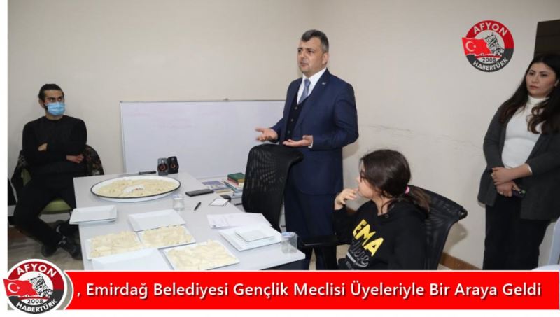 Emirdag Belediyesi Gençlik Meclisi Üyeleriyle Bir Araya Geldi