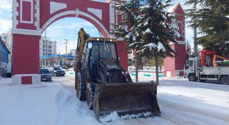 Emirdag'da cadde ve sokaklar Temizleniyor