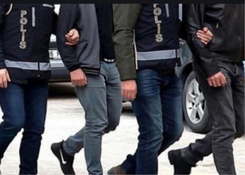 Feto operasyonunda yönelik operasyonda gözaltina alinan 4 zanli adliyeye çikarildi.