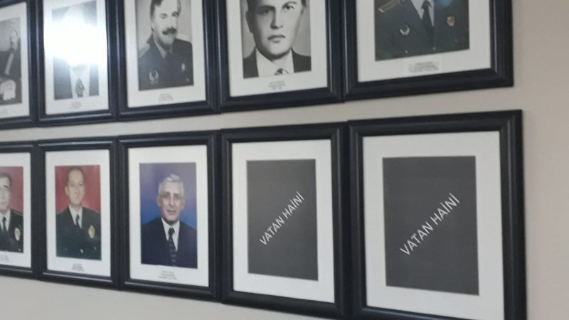 Fotograflari Kaldirildi, Yerine Vatan Haini Yazilari Asildi