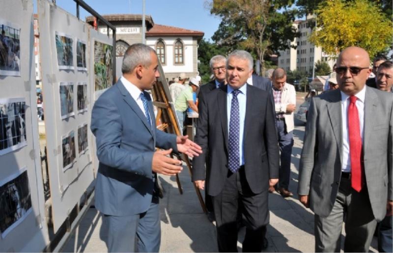 Hayvanlari Koruma Günü Etkinlikleri Anitpark?ta Düzenlenen Sergi Ile Basladi.