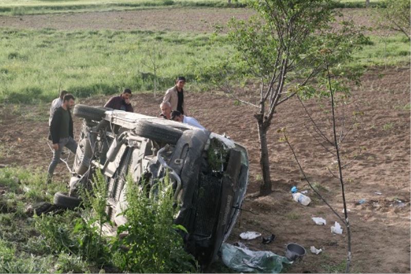 Insaat Isçilerini Tasiyan Midibüs Sarampole Devrildi