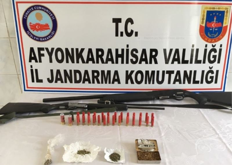 Jandarma 17 Gr Esrar Maddesi Ele Geçirdi