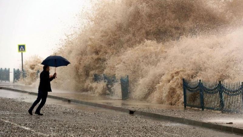 Meteorolojik Uyari  KUVVETLI RÜZGAR VE FIRTINA