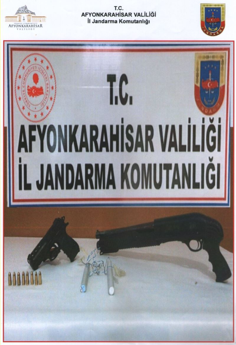 Ruhsatsiz Silah Ele Geçirildi