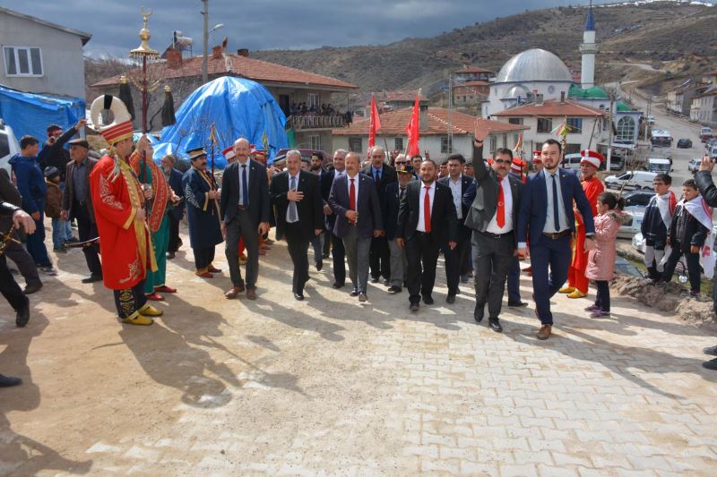 Taytak, Büyükkalecikte Devlet Bahçeli Parkinin Açilisini Yapti