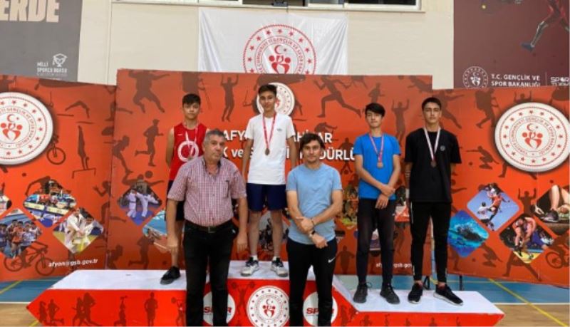 Zafer Haftasi Badminton Turnuvasi tamamlandi